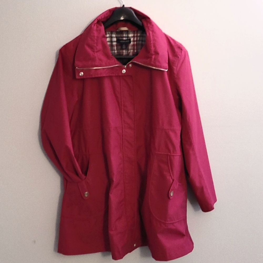 Lands End Hot pink midweight jacket 💕